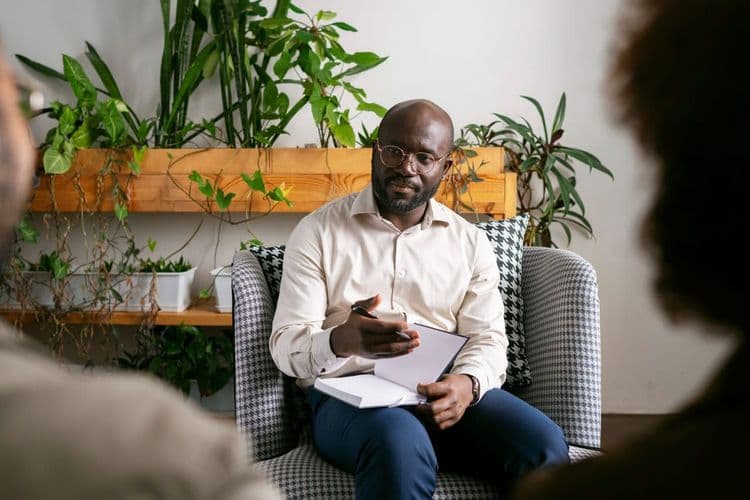 qualities of a good therapist